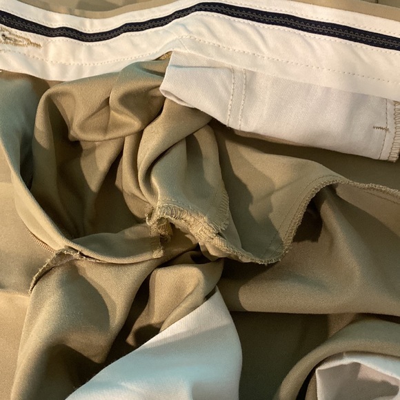 Docker’s Golf Khaki Tan Pants Pleated and Cuffed Bottoms W34 x L30 - Picture 10 of 16